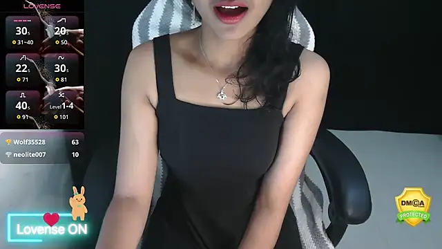 Snapshot of fullmoan chatting on October 18, 5:10 am fullmoan online show from October 18, 5:10 am