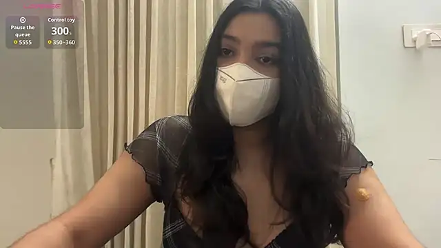 Snapshot of oviyakalra chatting on September 17, 3:41 am oviyakalra online show from September 17, 3:41 am