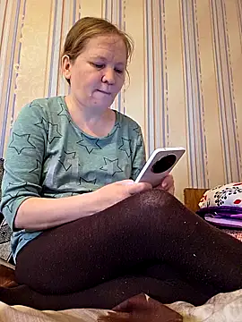 -Kathrine kit- online show from November 6, 9:10 am