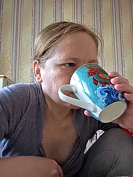 -Kathrine kit- online show from November 23, 9:20 am