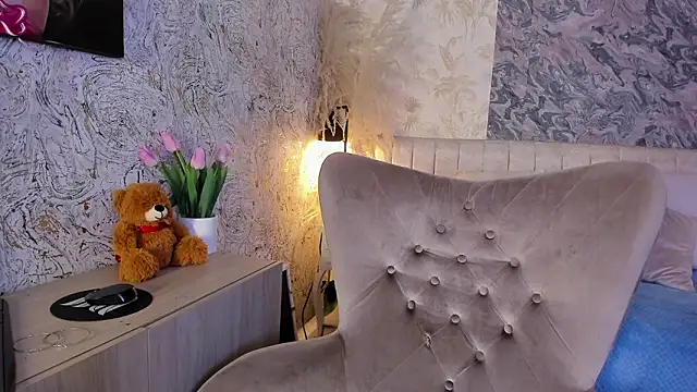 Arianaa collins online show from March 6, 11:39 am