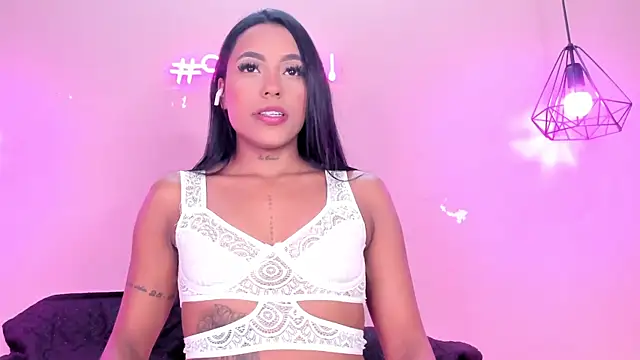 Snapshot of alahia_betancurx chatting on March 14, 12:40 pm alahia betancurx online show from March 14, 12:40 pm