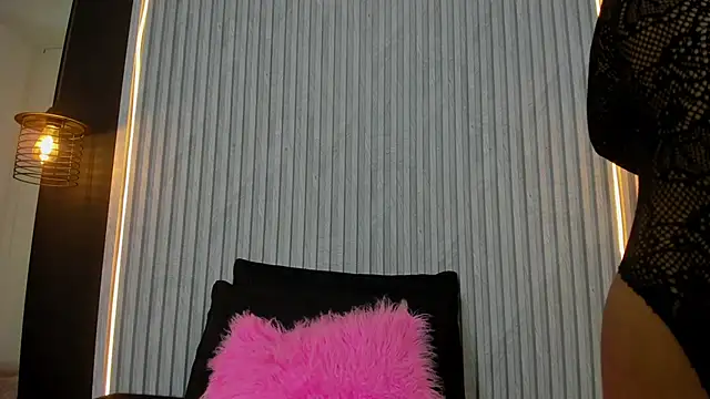 alahia betancurx online show from January 13, 1:49 pm