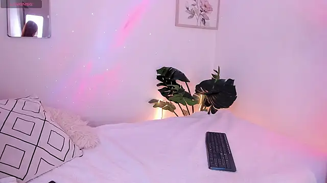 Snapshot of purplemoonn_ chatting on March 3, 12:16 pm purplemoonn online show from March 3, 12:16 pm