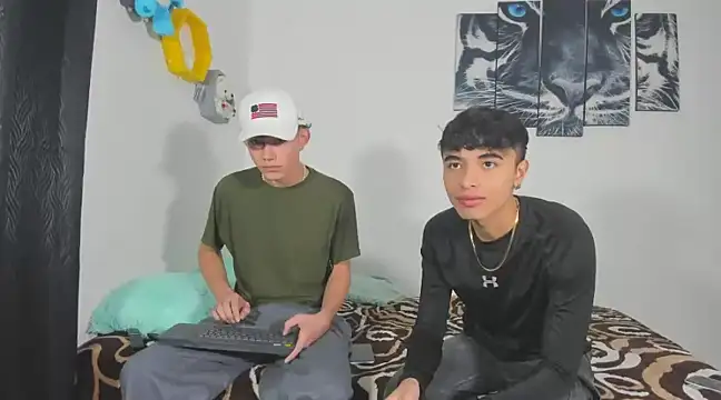 Snapshot of Maxxi_hot23 chatting on March 13, 1:18 pm Maxxi hot23 online show from March 13, 1:18 pm