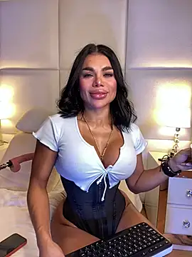 Amylewisq online show from April 19, 12:00 am