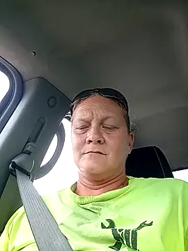 wetnwildforyou online show from September 22, 4:09 pm