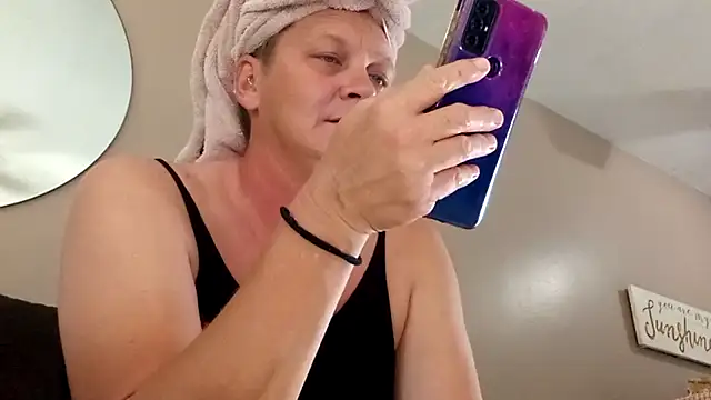 wetnwildforyou online show from November 20, 8:19 pm