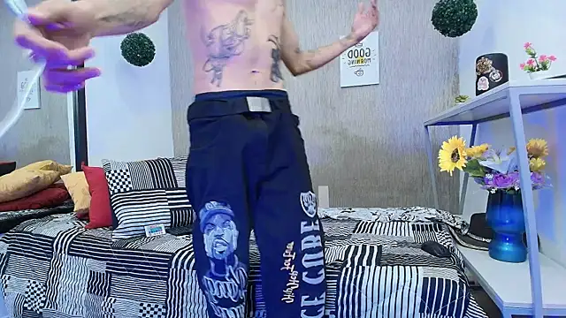 Snapshot of Patrick_Rango chatting on February 27, 8:20 pm Patrick Rango online show from February 27, 8:20 pm