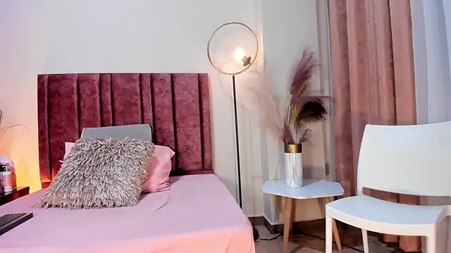 SeleneLujan online show from December 22, 12:13 pm