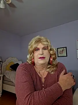 Snapshot of Victoriatv1 chatting on December 8, 12:18 am Victoriatv1 online show from December 8, 12:18 am