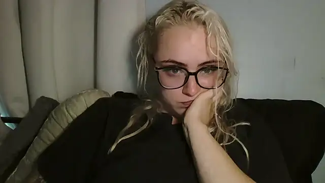 sluttypumpkin online show from July 11, 5:59 pm