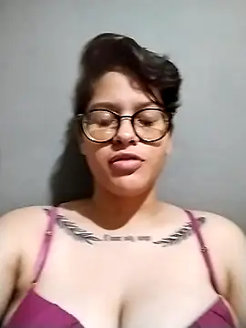 Snapshot of vickpxx chatting on October 4, 4:54 am vickpxx online show from October 4, 4:54 am