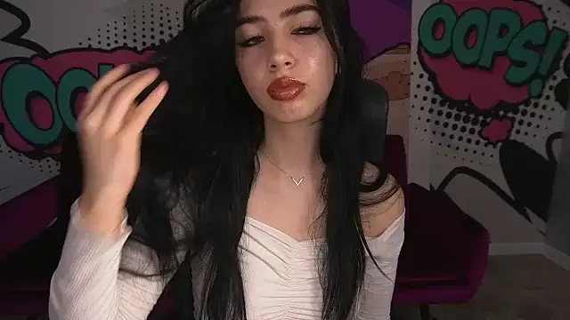 Snapshot of WildKittenX_ chatting on September 11, 5:40 am WildKittenX online show from September 11, 5:40 am