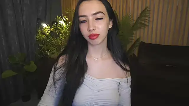 Snapshot of WildKittenX_ chatting on October 10, 5:50 am WildKittenX online show from October 10, 5:50 am