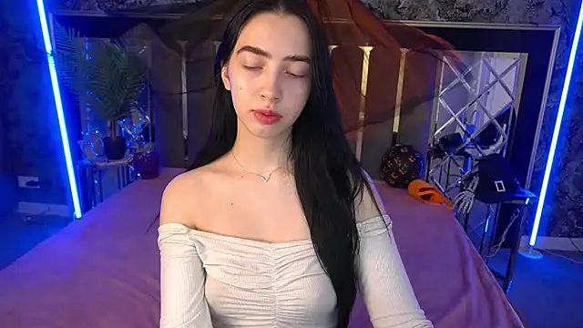 Snapshot of WildKittenX_ chatting on October 29, 6:48 am WildKittenX online show from October 29, 6:48 am