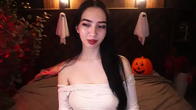 Snapshot of WildKittenX_ chatting on October 30, 6:48 am WildKittenX online show from October 30, 6:48 am