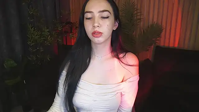 Snapshot of WildKittenX_ chatting on November 14, 6:56 am WildKittenX online show from November 14, 6:56 am