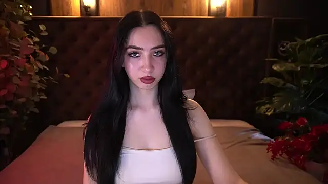 WildKittenX  online show from April 4, 5:38 am