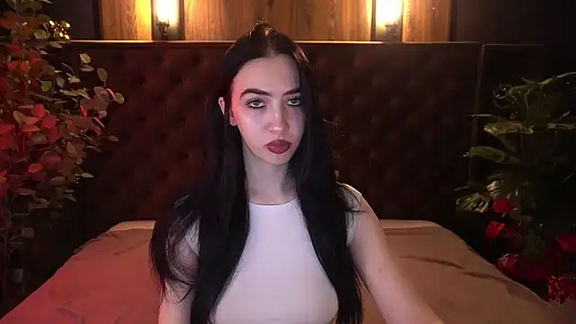 WildKittenX  online show from April 11, 5:45 am