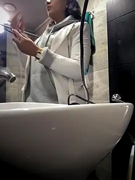 Snapshot of Mila_LS chatting on November 10, 12:59 pm Mila LS online show from November 10, 12:59 pm