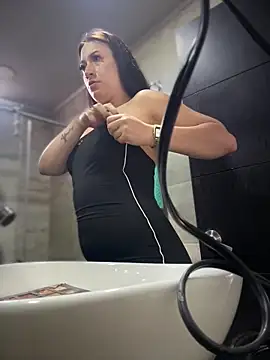 Snapshot of Mila_LS chatting on November 28, 1:03 pm Mila LS online show from November 28, 1:03 pm