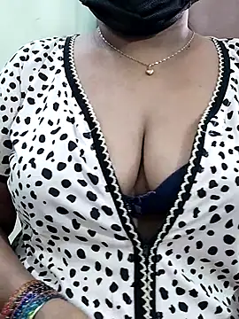 Snapshot of abinaya26 chatting on December 5, 8:34 am abinaya26 online show from December 5, 8:34 am