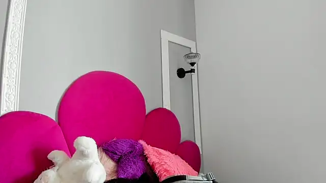 Bonniie 22 online show from February 12, 7:53 pm