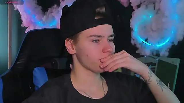 Jean Wilsons online show from March 23, 11:03 am