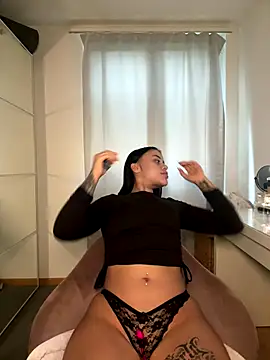 milabigassxoxo online show from September 30, 12:21 pm