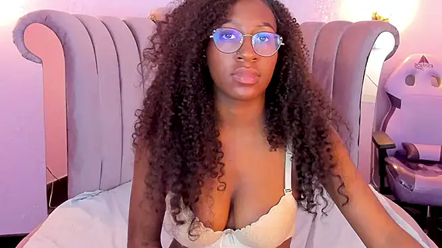 Snapshot of Qeen_blackk chatting on February 28, 6:52 pm Qeen blackk online show from February 28, 6:52 pm