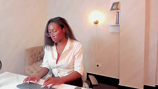 Snapshot of Qeen_blackk chatting on March 7, 3:49 pm Qeen blackk online show from March 7, 3:49 pm