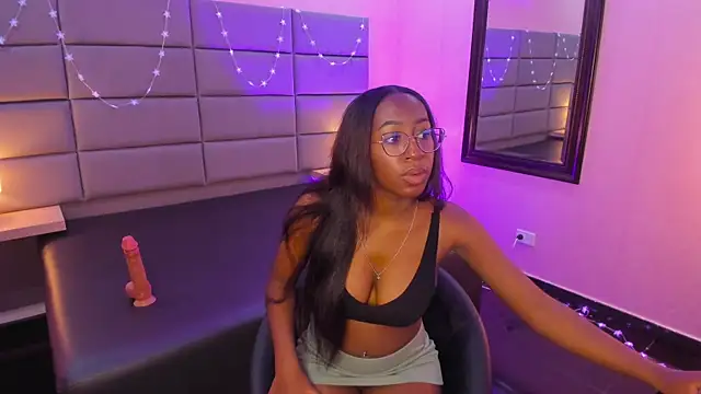 Snapshot of Qeen_blackk chatting on March 8, 8:03 pm Qeen blackk online show from March 8, 8:03 pm