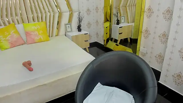 Snapshot of Qeen_blackk chatting on March 10, 3:30 pm Qeen blackk online show from March 10, 3:30 pm