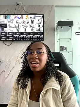 Snapshot of Qeen_blackk chatting on September 9, 8:19 pm Qeen blackk online show from September 9, 8:19 pm