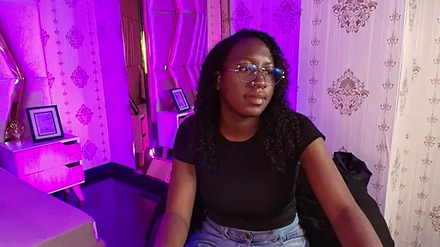 Snapshot of Qeen_blackk chatting on September 16, 6:42 pm Qeen blackk online show from September 16, 6:42 pm