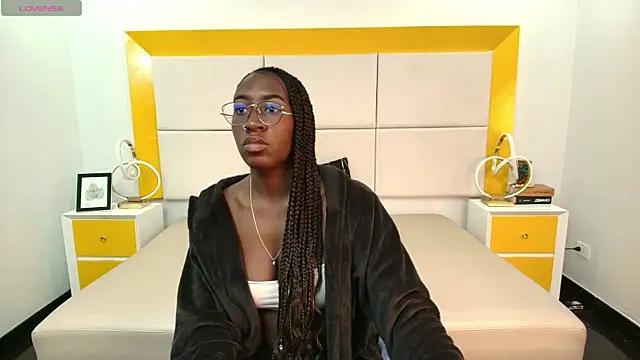 Snapshot of Qeen_blackk chatting on October 2, 5:53 pm Qeen blackk online show from October 2, 5:53 pm