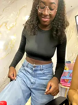 Snapshot of Qeen_blackk chatting on October 13, 6:41 pm Qeen blackk online show from October 13, 6:41 pm