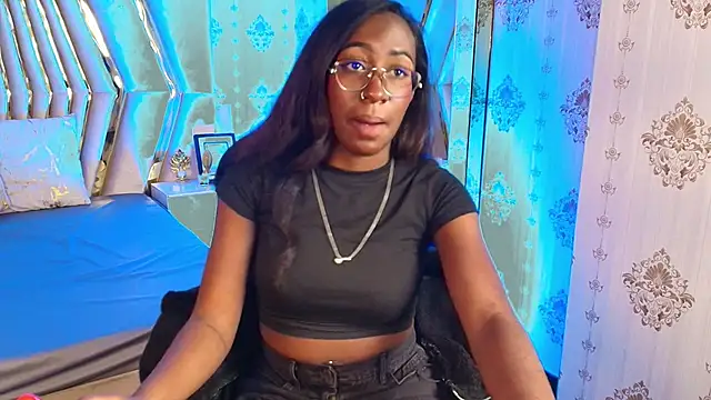 Snapshot of Qeen_blackk chatting on November 1, 9:39 pm Qeen blackk online show from November 1, 9:39 pm