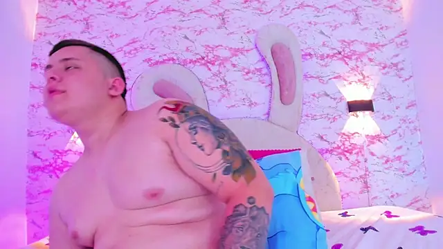 IM SINAY online show from March 12, 1:36 am