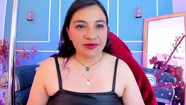 TaraTaylorr online show from May 24, 3:00 am