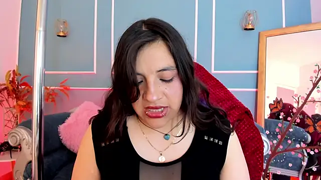 TaraTaylorr online show from May 29, 3:04 am