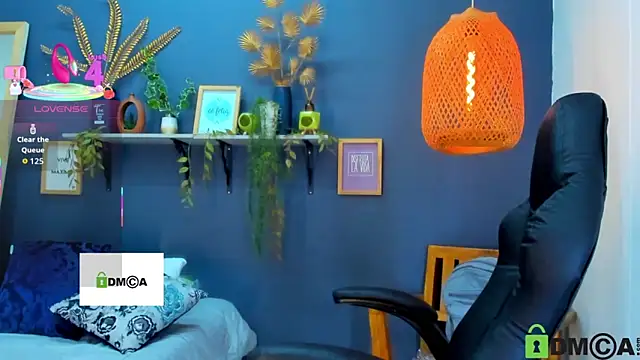 Snapshot of yessila_parker chatting on November 25, 2:44 am yessila parker online show from November 25, 2:44 am