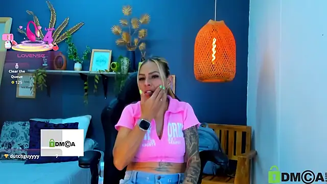 Snapshot of yessila_parker chatting on November 28, 2:25 am yessila parker online show from November 28, 2:25 am