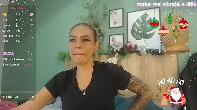 Snapshot of yessila_parker chatting on December 5, 4:25 pm yessila parker online show from December 5, 4:25 pm