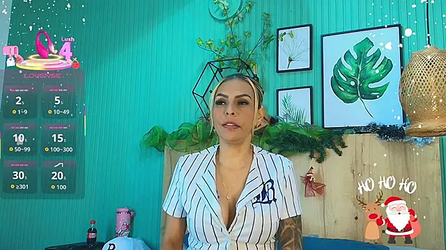 Snapshot of yessila_parker chatting on December 13, 7:53 pm yessila parker online show from December 13, 7:53 pm