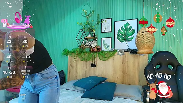 Snapshot of yessila_parker chatting on December 18, 5:19 pm yessila parker online show from December 18, 5:19 pm