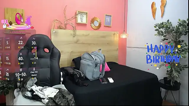 Snapshot of yessila_parker chatting on January 10, 10:50 am yessila parker online show from January 10, 10:50 am