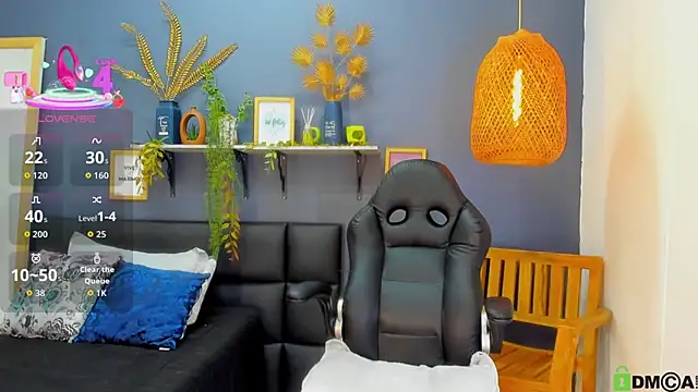 Snapshot of yessila_parker chatting on February 1, 10:14 am yessila parker online show from February 1, 10:14 am