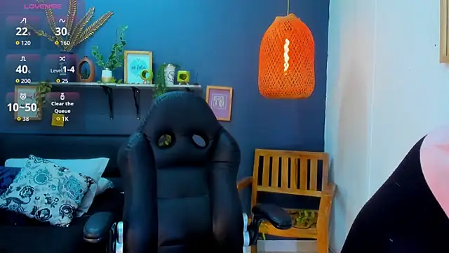 Snapshot of yessila_parker chatting on February 26, 9:52 am yessila parker online show from February 26, 9:52 am